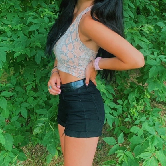 Snakeskin halter top - Picture 7 of 7